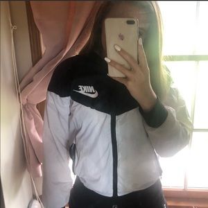 black and white nike windbreaker
